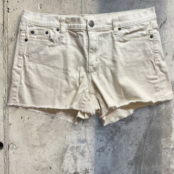 J. Crew Pants - J.Crew White Denim Shorts | Classic Summer Staple 🤍